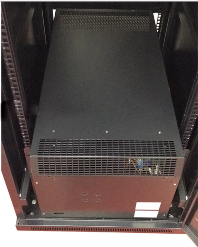 Preto dentro - enfileire unidades refrigerando de sala do servidor do condicionador de ar para salas do servidor/centros de dados